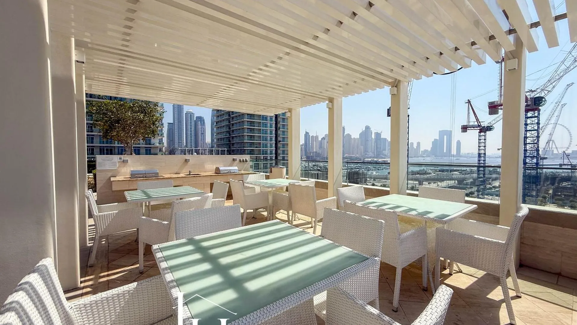Lux The Beach Vista Dubai Eye View Suite